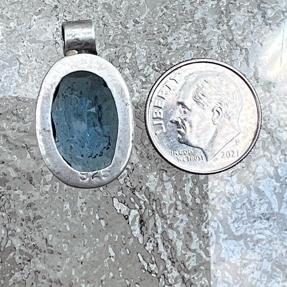 Blue Topaz in .925 silver Pendant - Picture 4 of 4